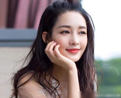 娱乐圈吃瓜李沁是真的吗,李沁恋情真相揭秘，是真的吗？